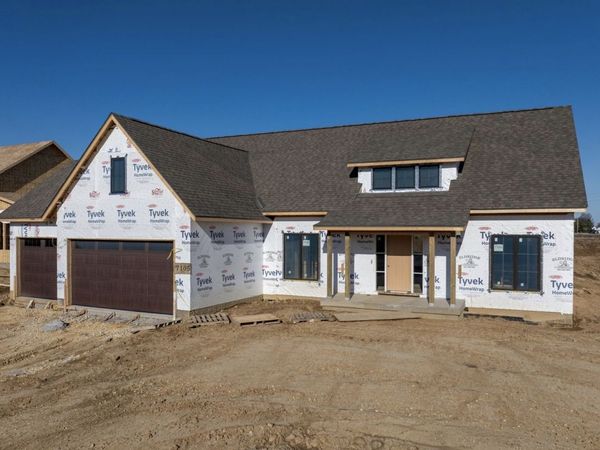 7105 Black Oak Drive, Bettendorf, IA 52722