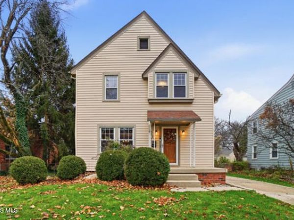 737 Inwood Place, Maumee, OH 43537