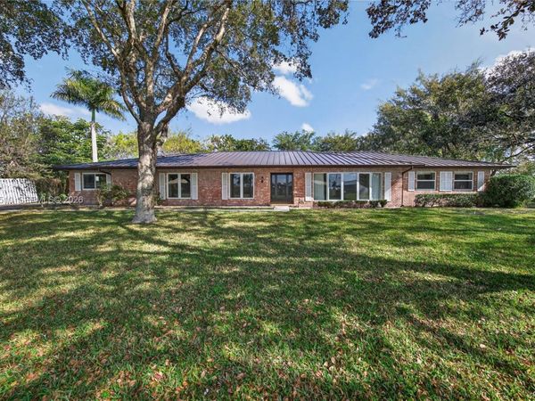 6621 E Tropical Way, Plantation, FL 33317