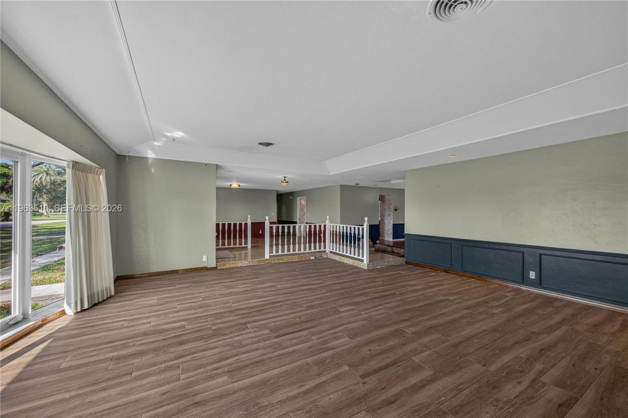 6621 E Tropical Way, Plantation, FL 33317 Photo