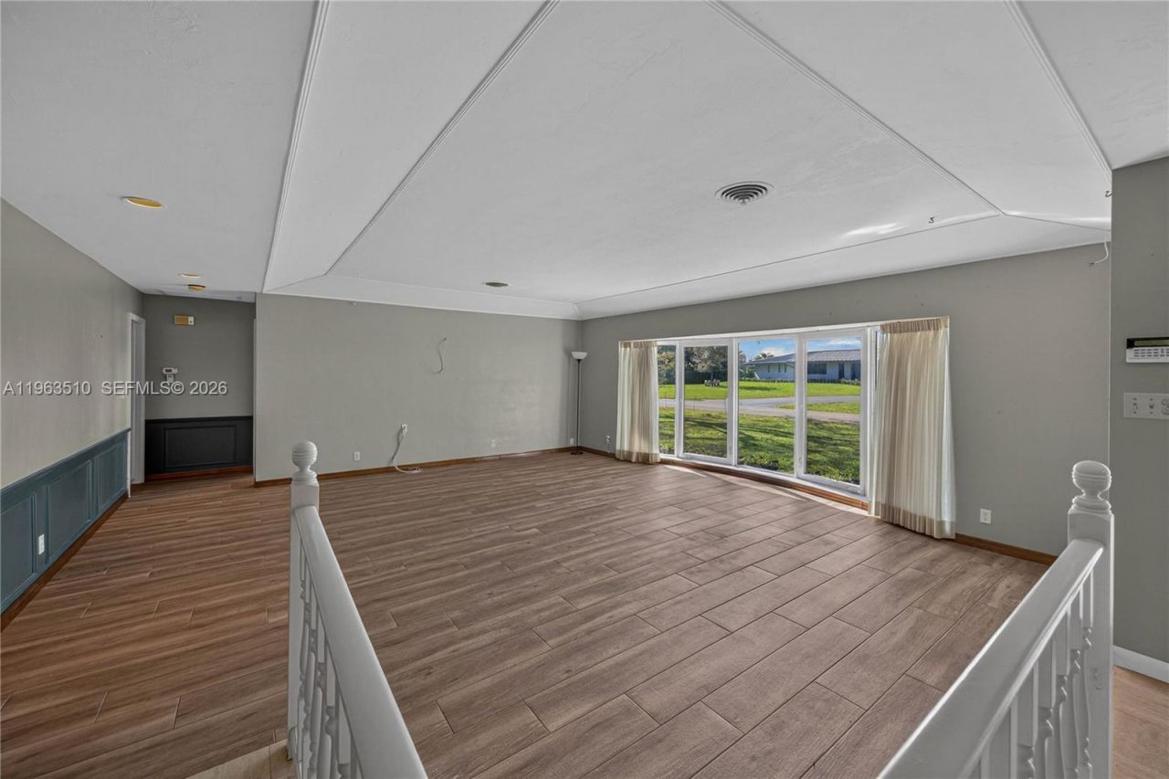 6621 E Tropical Way, Plantation, FL 33317 Photo