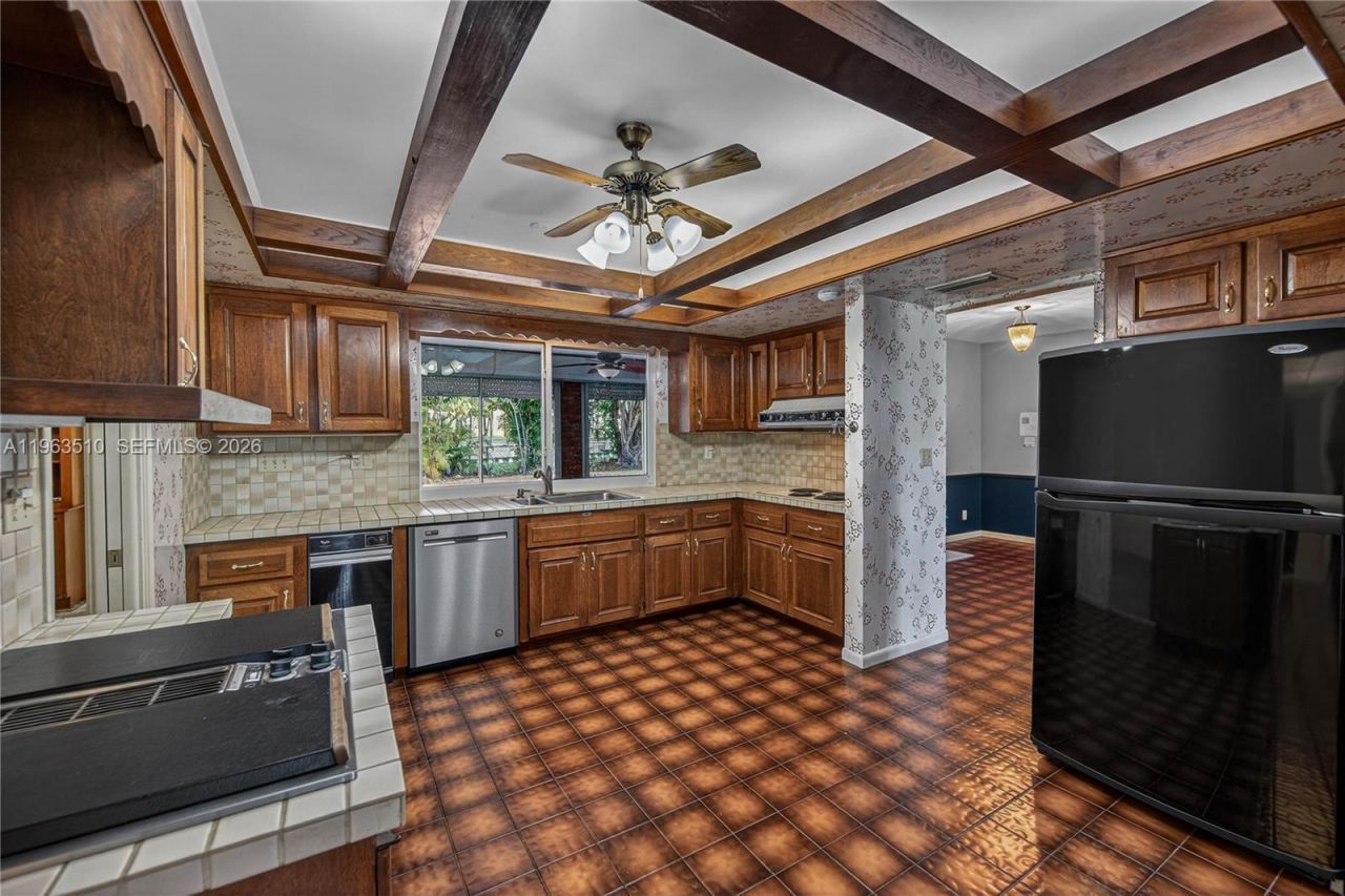 6621 E Tropical Way, Plantation, FL 33317 Photo