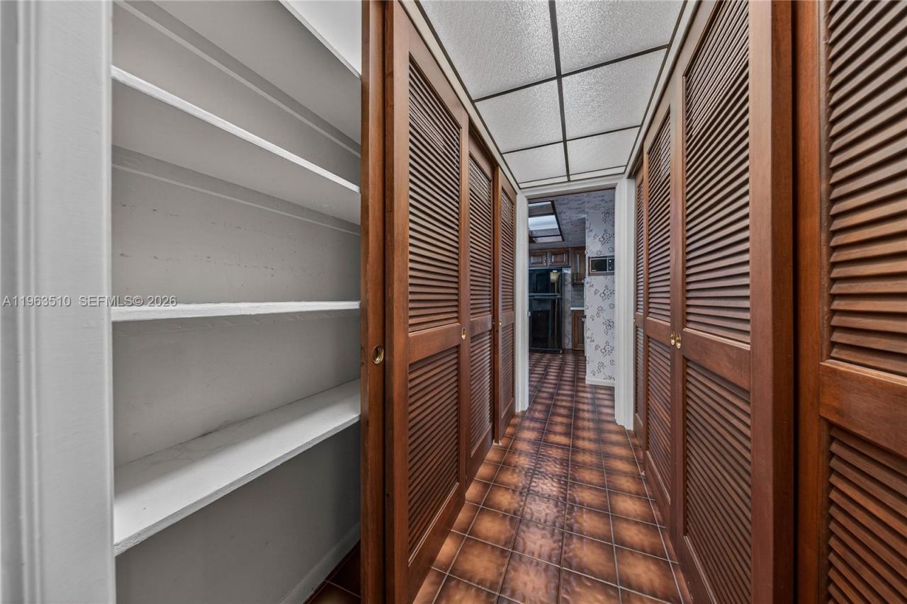 6621 E Tropical Way, Plantation, FL 33317 Photo