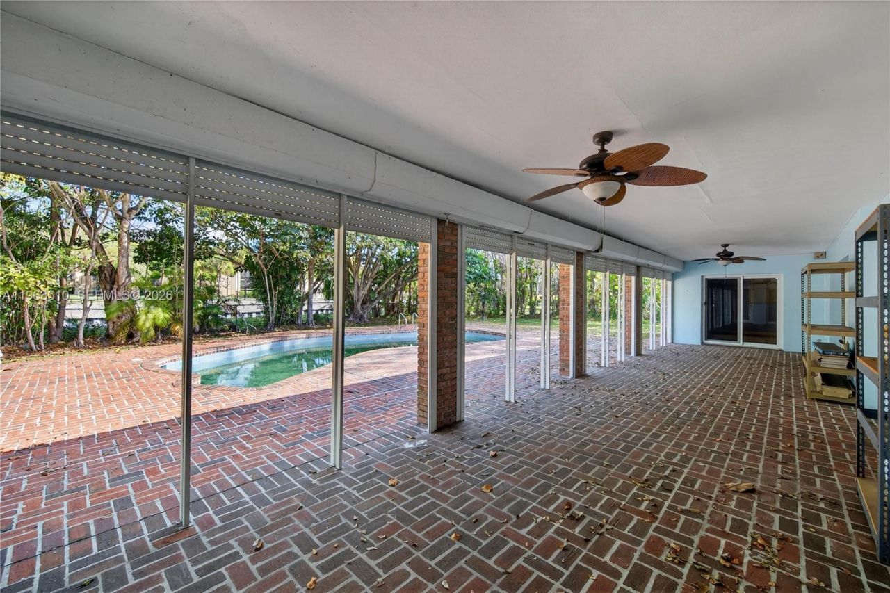 6621 E Tropical Way, Plantation, FL 33317 Photo