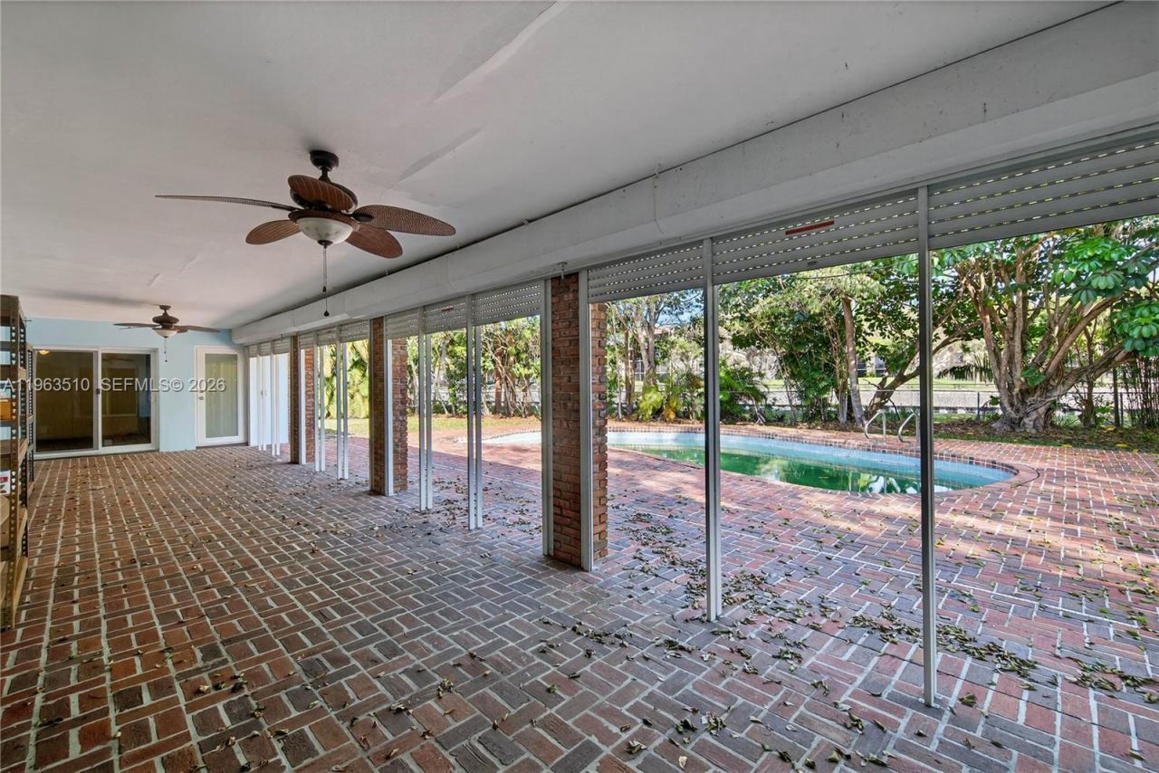 6621 E Tropical Way, Plantation, FL 33317 Photo