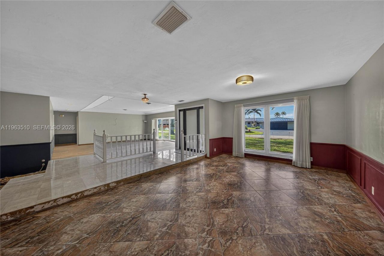 6621 E Tropical Way, Plantation, FL 33317 Photo