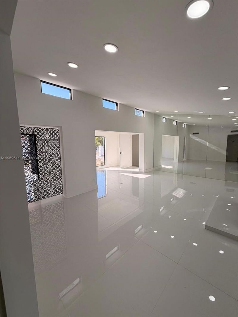 935 SW 72nd Ave , Miami, FL 33144 Photo