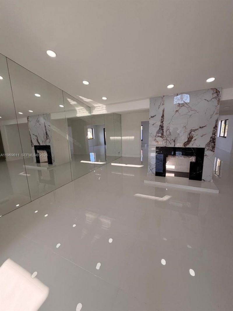 935 SW 72nd Ave , Miami, FL 33144 Photo