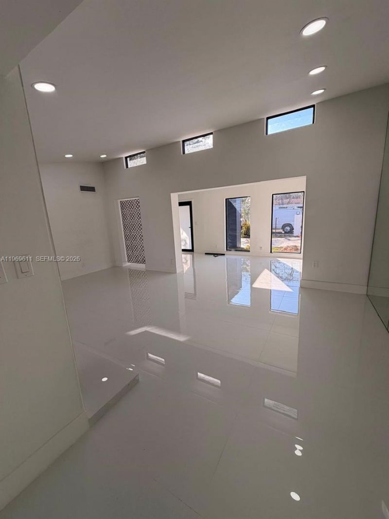 935 SW 72nd Ave , Miami, FL 33144 Photo