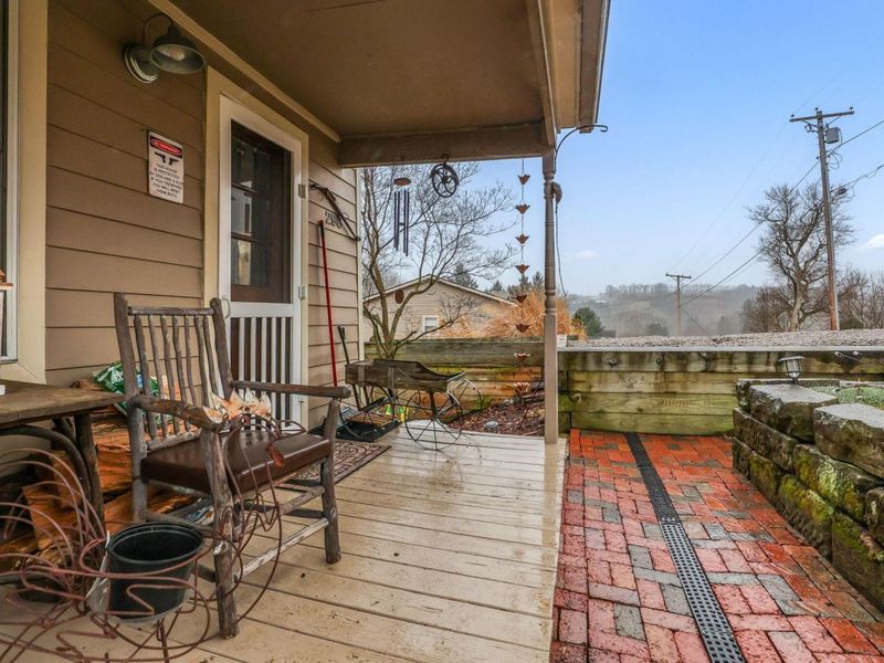 298 Center Street, Coshocton, OH 43812 Photo 3