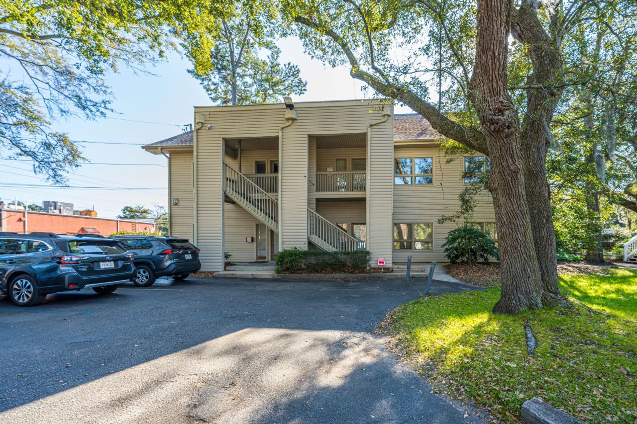 27 Gamecock Avenue Photo 3