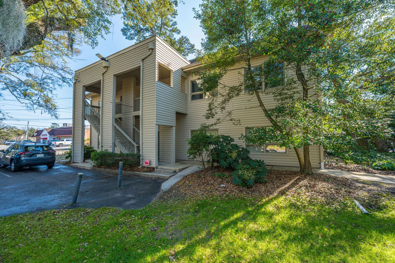 27 Gamecock Avenue Photo 4