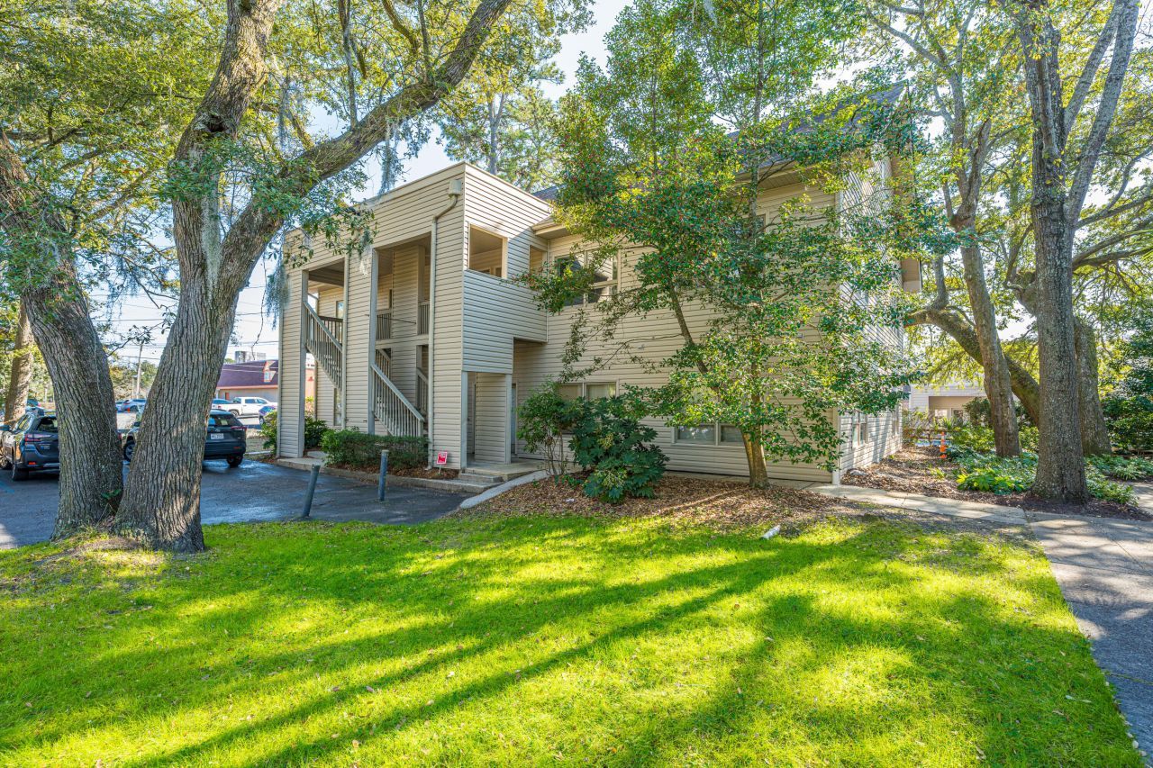 27 Gamecock Avenue Photo 5