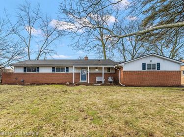 28830 Lorikay Street, Farmington Hills, MI 48334