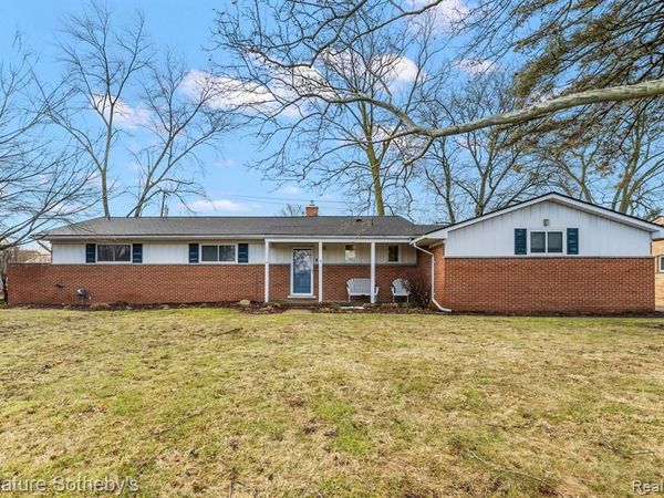 28830 Lorikay Street, Farmington Hills, MI 48334