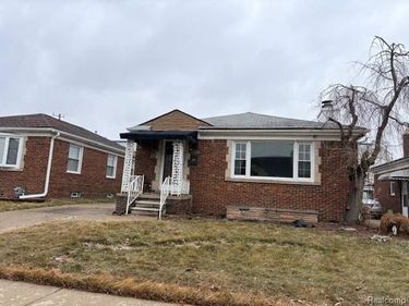 15337 Veronica Avenue, Eastpointe, MI 48021
