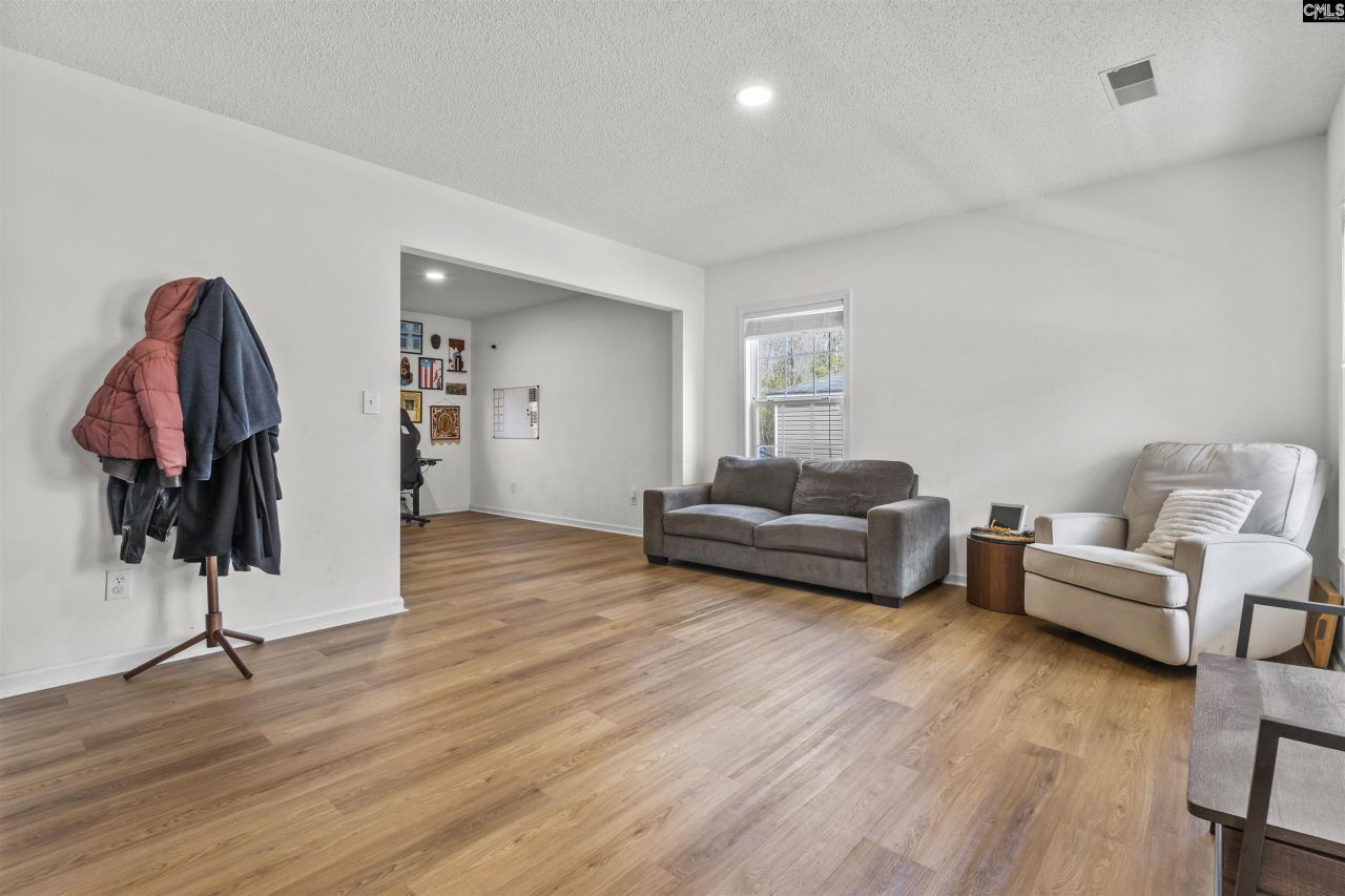 267 Ashewood Lake Drive  Photo 4