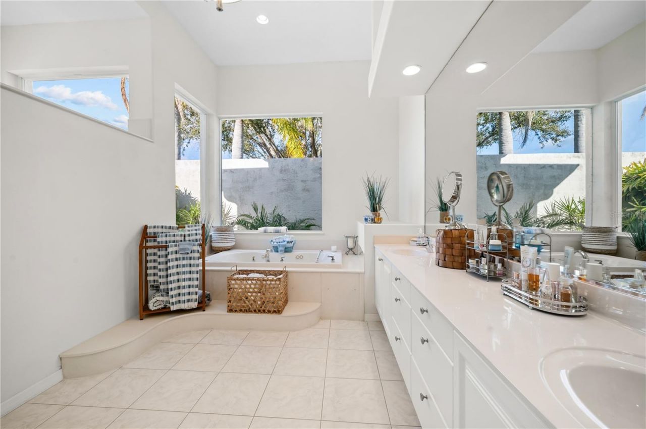 10147 Cherry Hills Avenue Circle, Bradenton, FL 34202 Photo