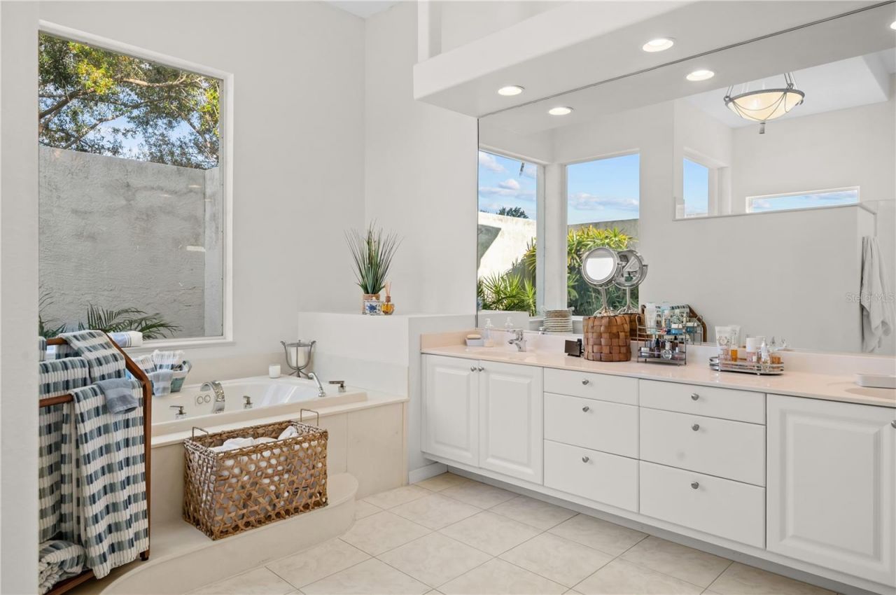 10147 Cherry Hills Avenue Circle, Bradenton, FL 34202 Photo