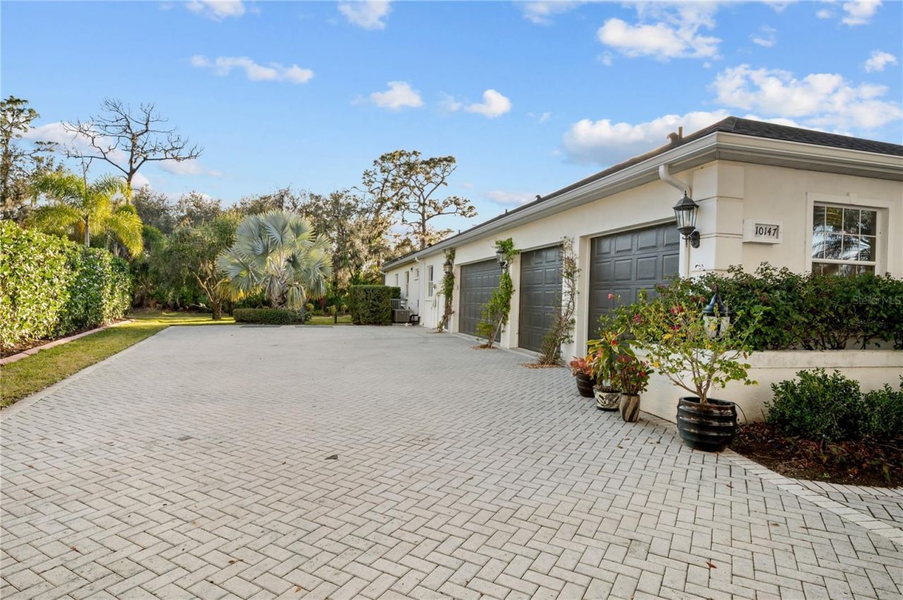 10147 Cherry Hills Avenue Circle, Bradenton, FL 34202 Photo