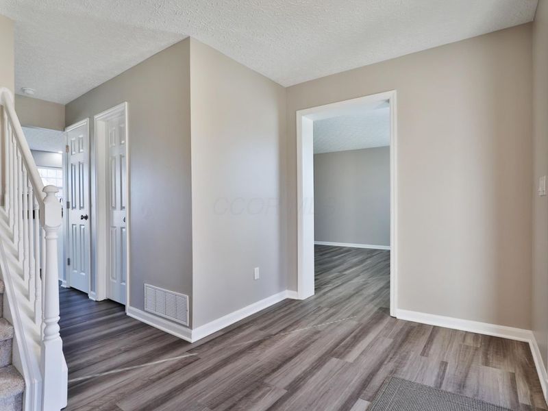 1352 River Trail Drive, Grove City, OH 43123 Photo 6