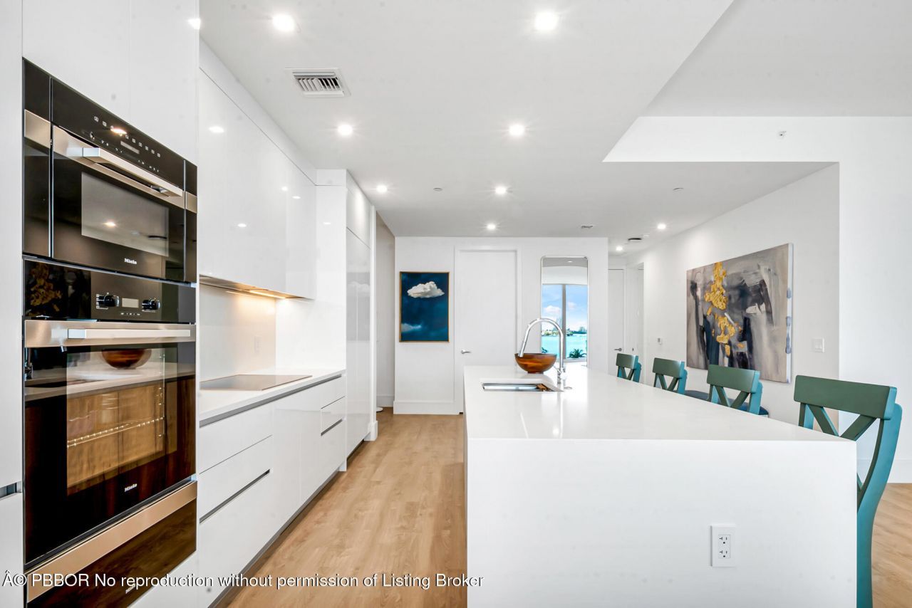 220 Lakeshore Drive, Unit 502, Lake Park, FL 33403 Photo