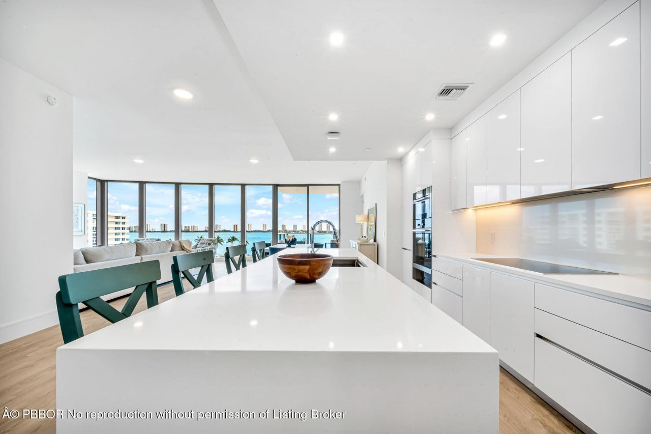 220 Lakeshore Drive, Unit 502, Lake Park, FL 33403 Photo