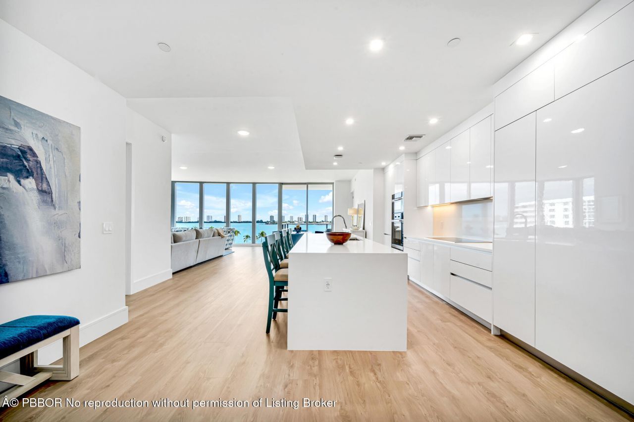 220 Lakeshore Drive, Unit 502, Lake Park, FL 33403 Photo