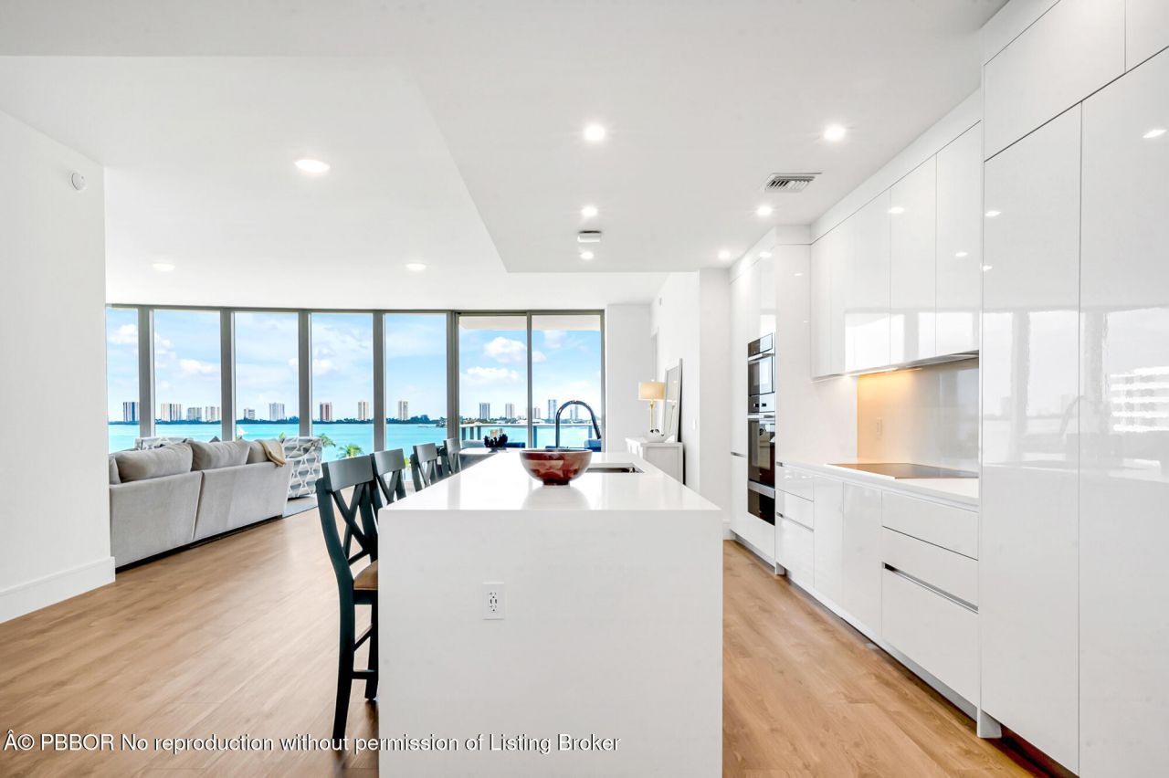 220 Lakeshore Drive, Unit 502, Lake Park, FL 33403 Photo