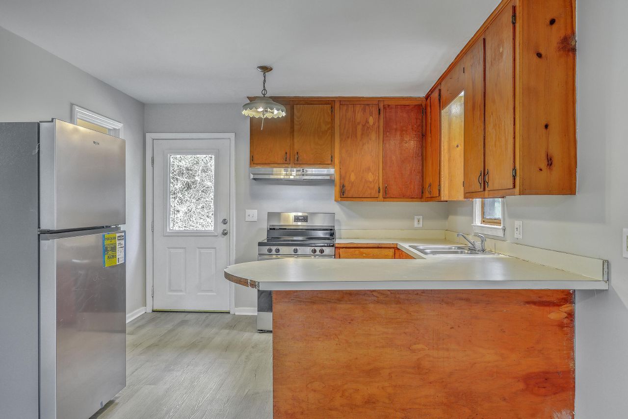 225 Reardon Street Photo 10