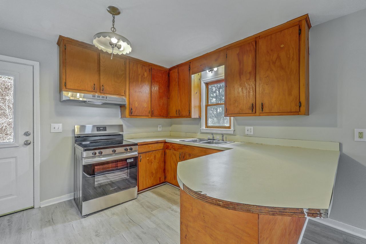 225 Reardon Street Photo 11