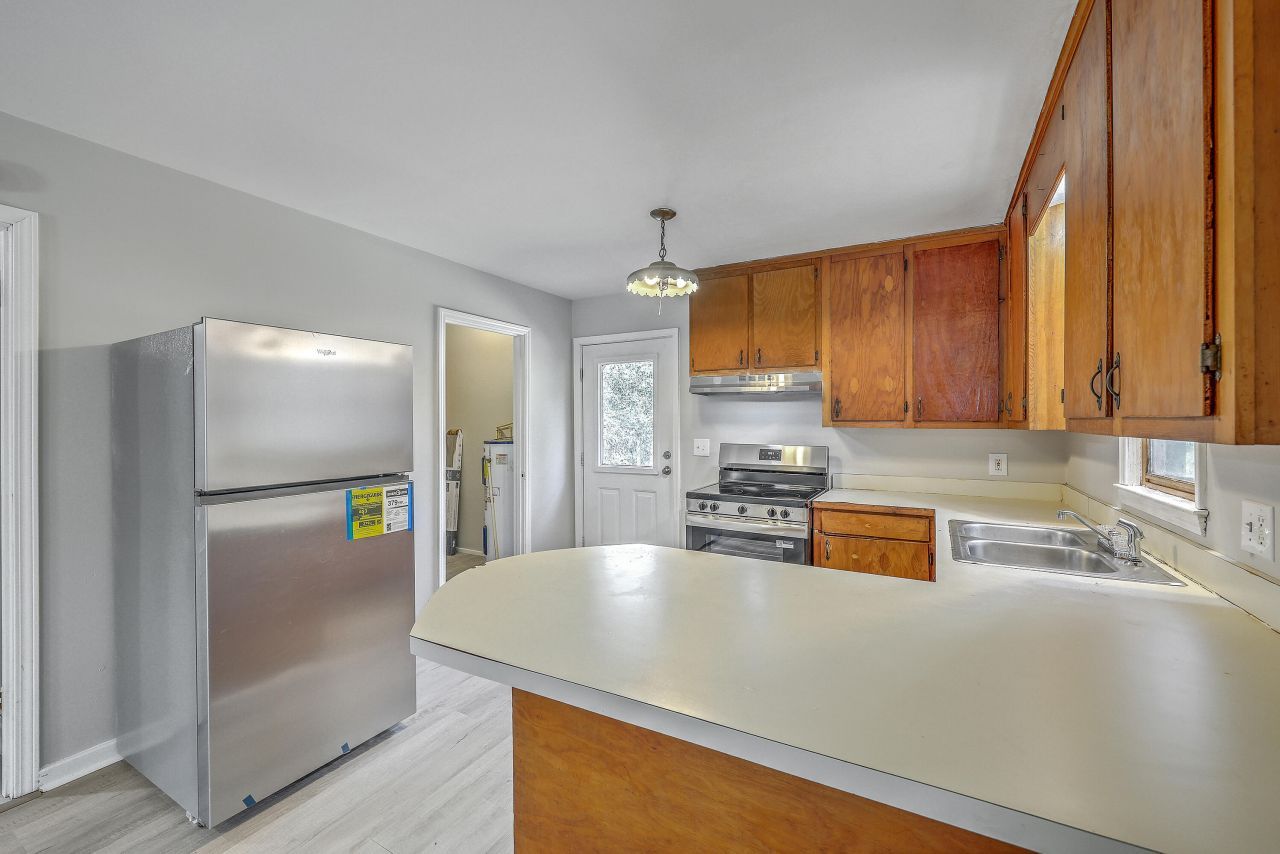 225 Reardon Street Photo 13