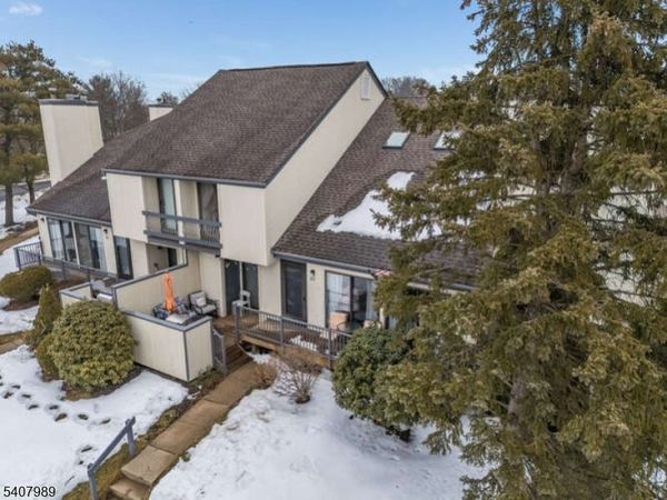 275 Crabtree Ct, Bernards, NJ 07920