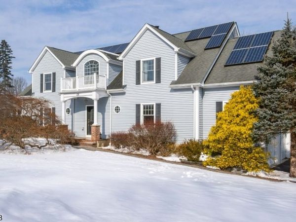 25 Manor House Rd, Mount Olive, NJ 07828