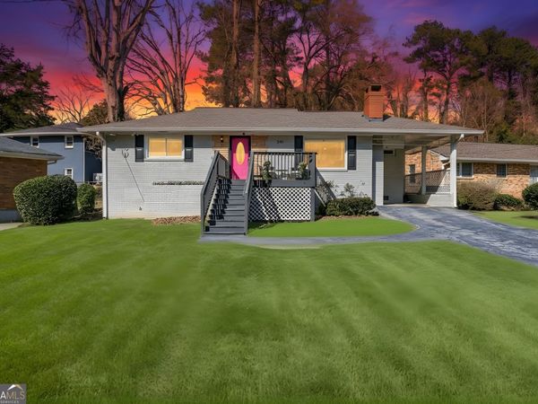 240 W Lake Drive NW, Atlanta, GA 30314