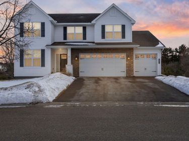 3451 White Pine Way, Stillwater, MN 55082