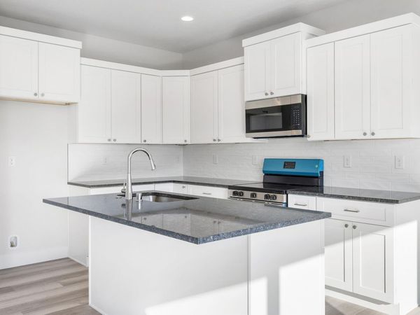 7581 Grapevine Ct, West Richland, WA 99353