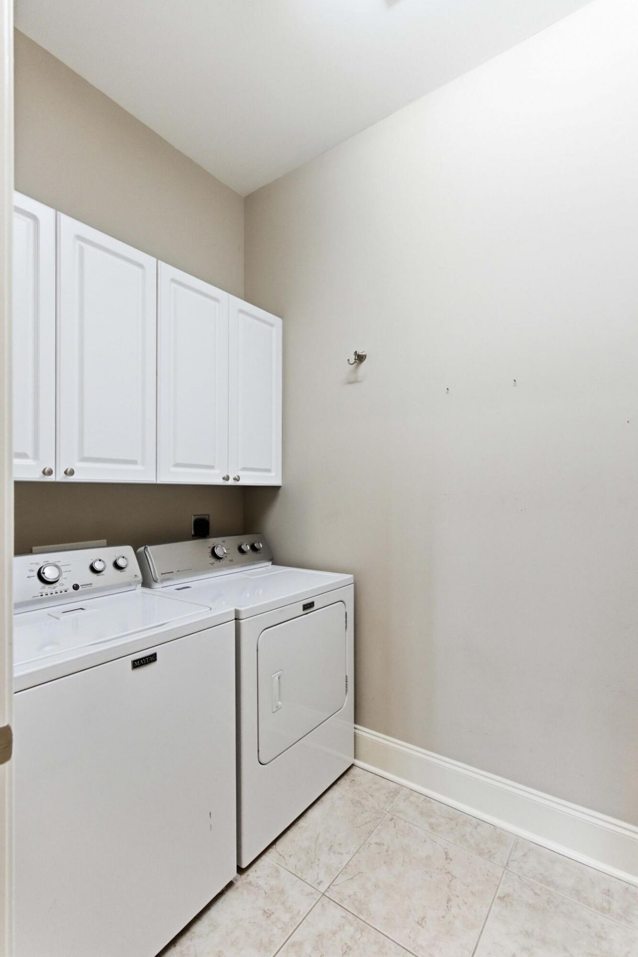 205 Delahow Street Photo 16