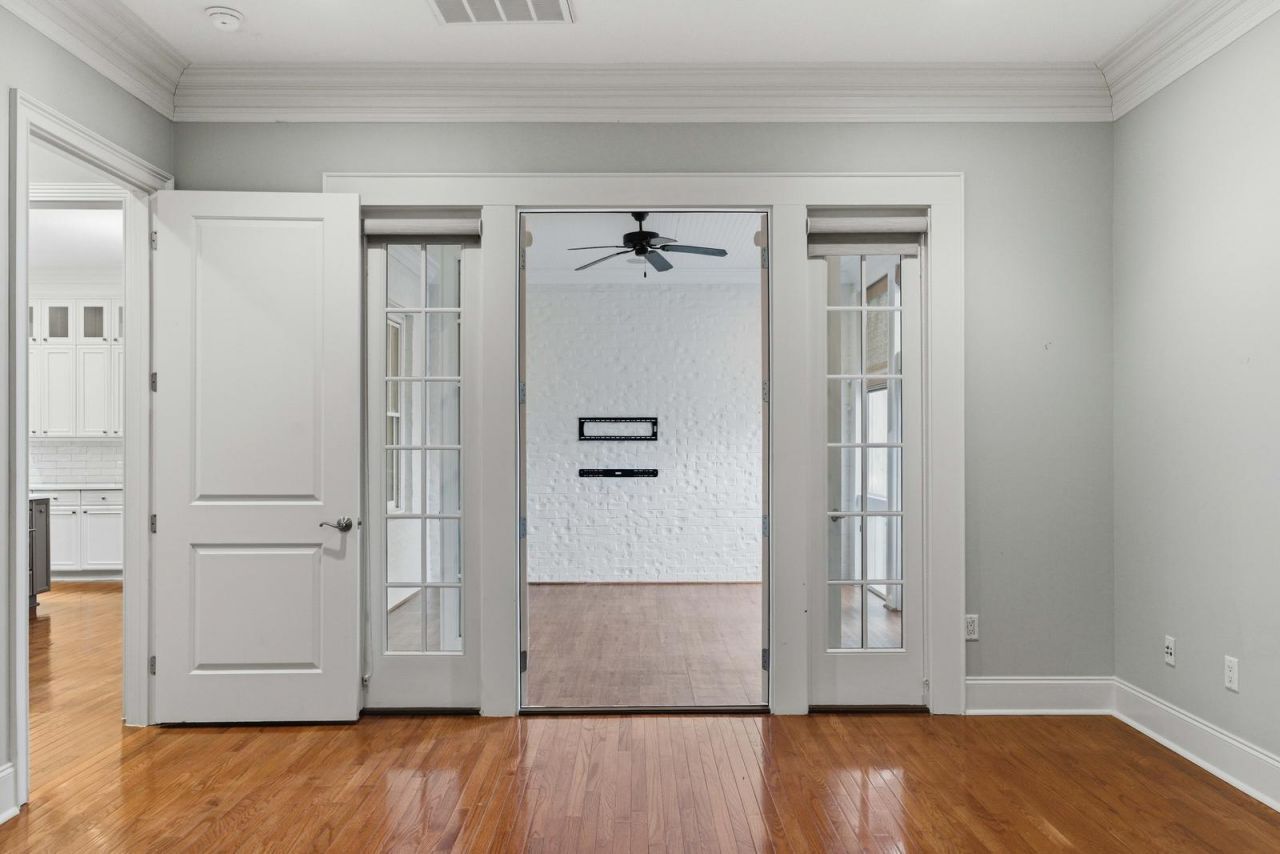 205 Delahow Street Photo 19