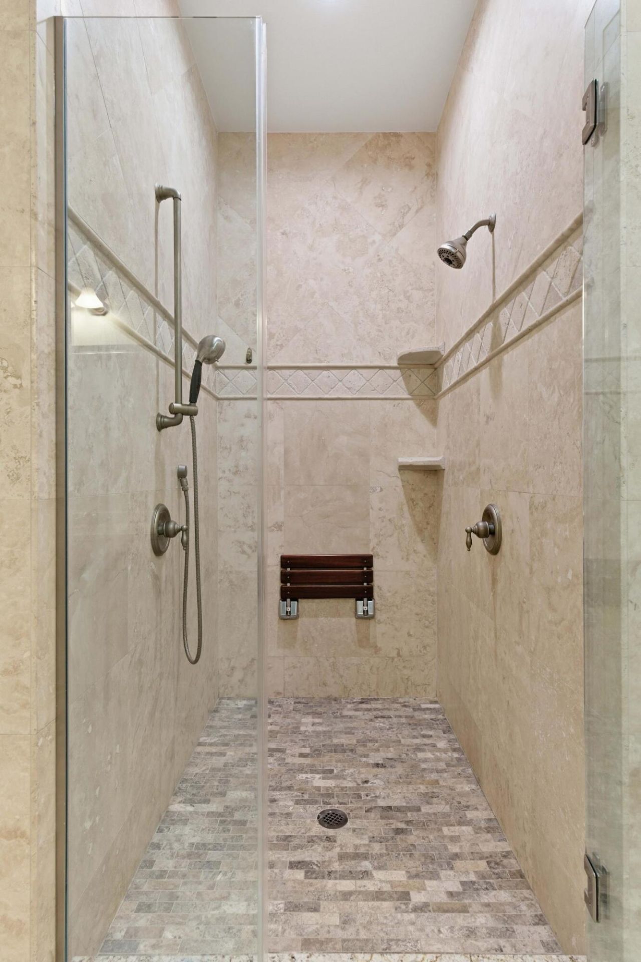 205 Delahow Street Photo 23