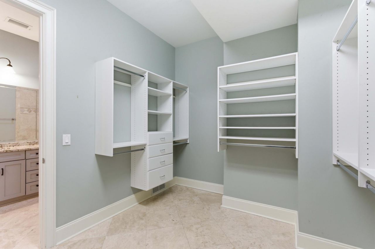 205 Delahow Street Photo 25