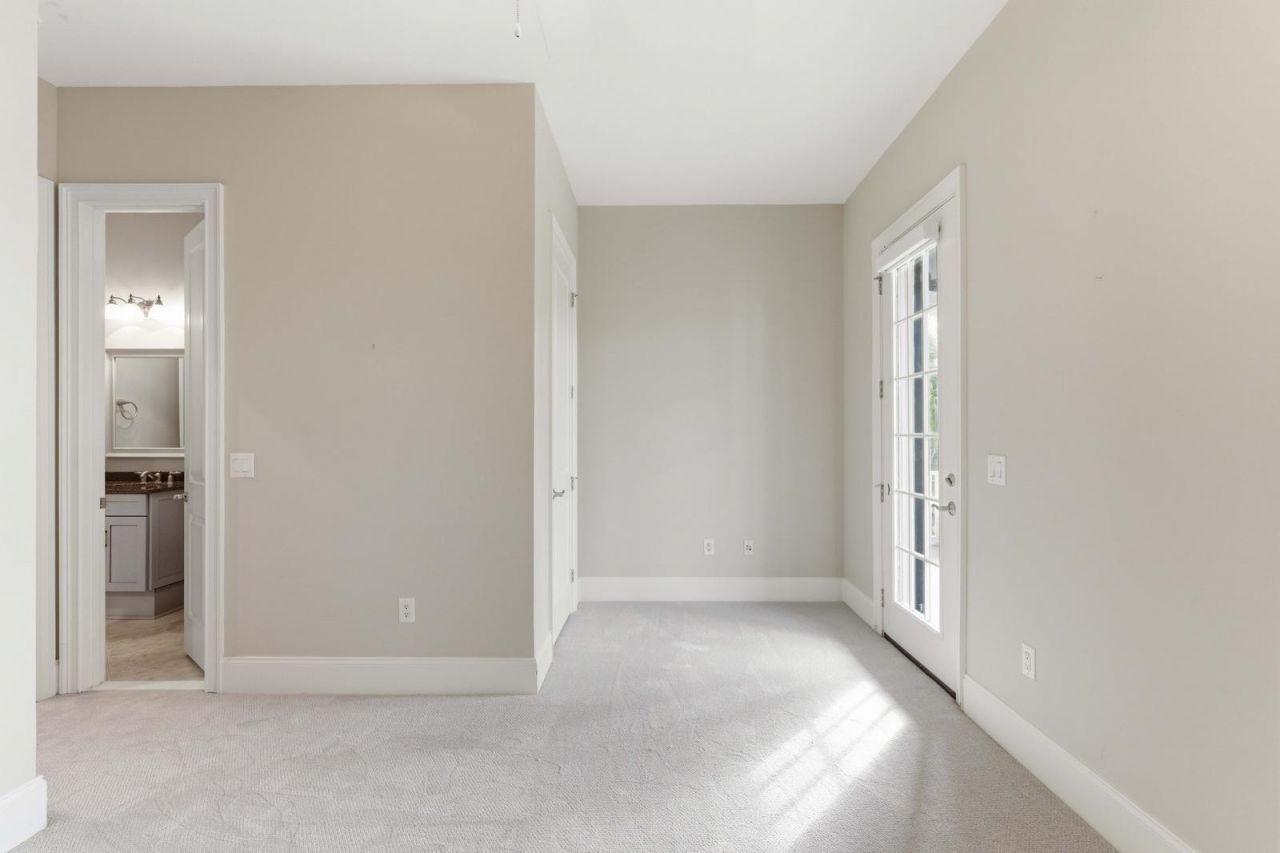 205 Delahow Street Photo 39