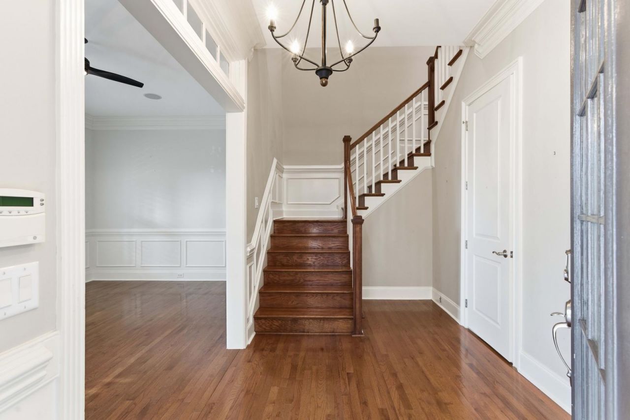 205 Delahow Street Photo 5