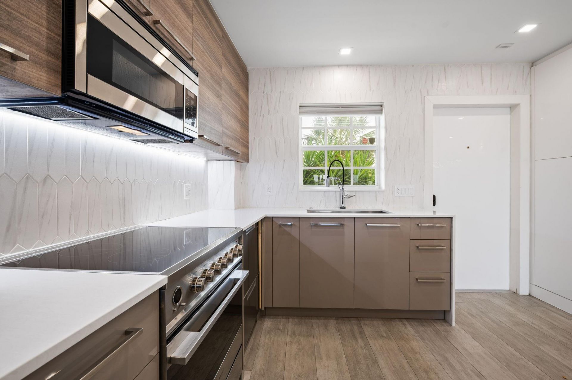 140 NE 28th Avenue, Unit 208, Pompano Beach, FL 33062 Photo