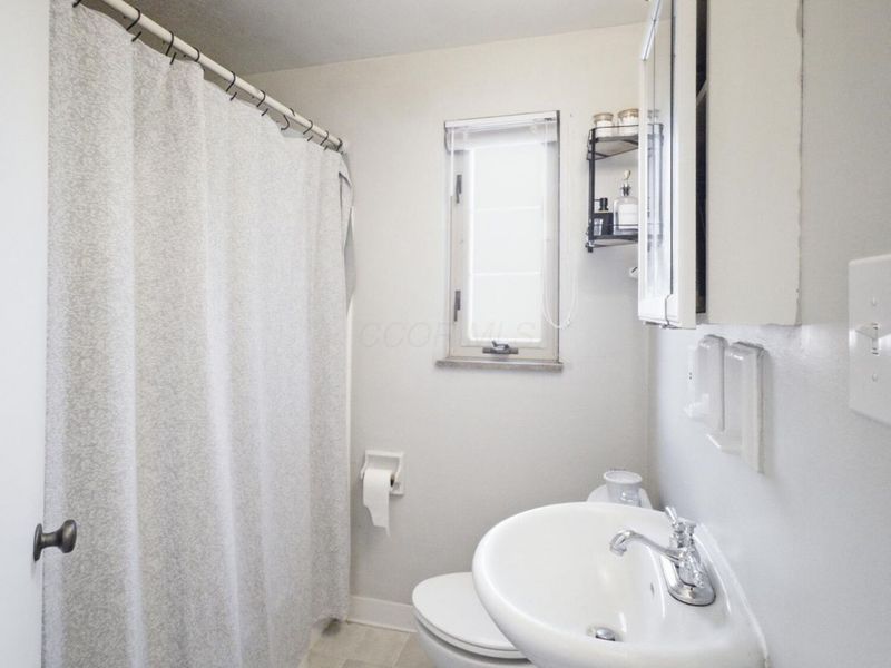 1109 Sells Avenue, Unit L, Columbus, OH 43212 Photo 12