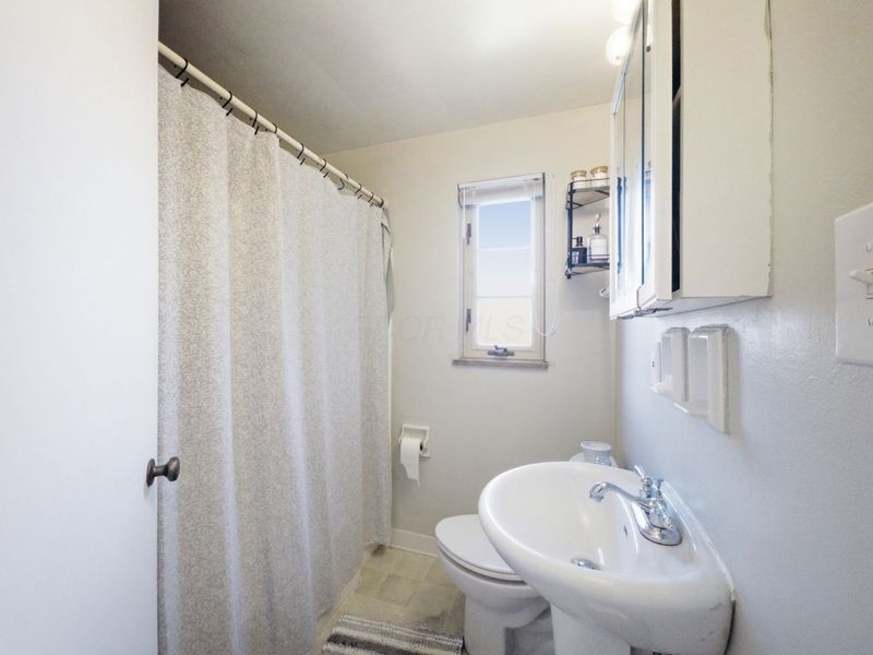 1109 Sells Avenue, Unit L, Columbus, OH 43212 Photo 13