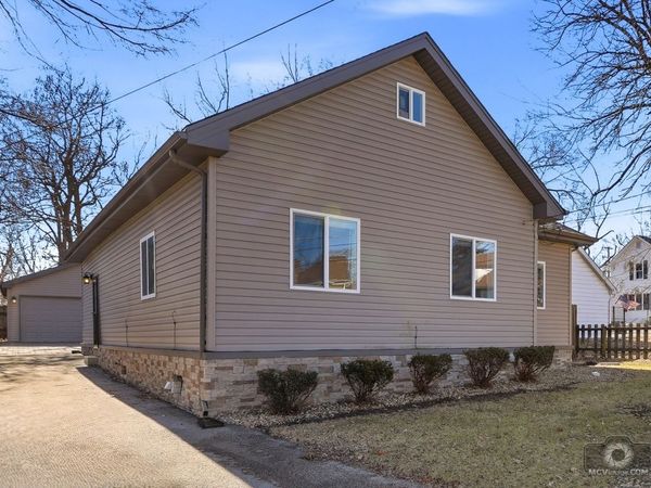 417 Thornton Street, Lockport, IL 60441