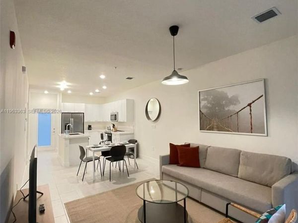 8167 NW 41st St, Unit E-402, Doral, FL 33166