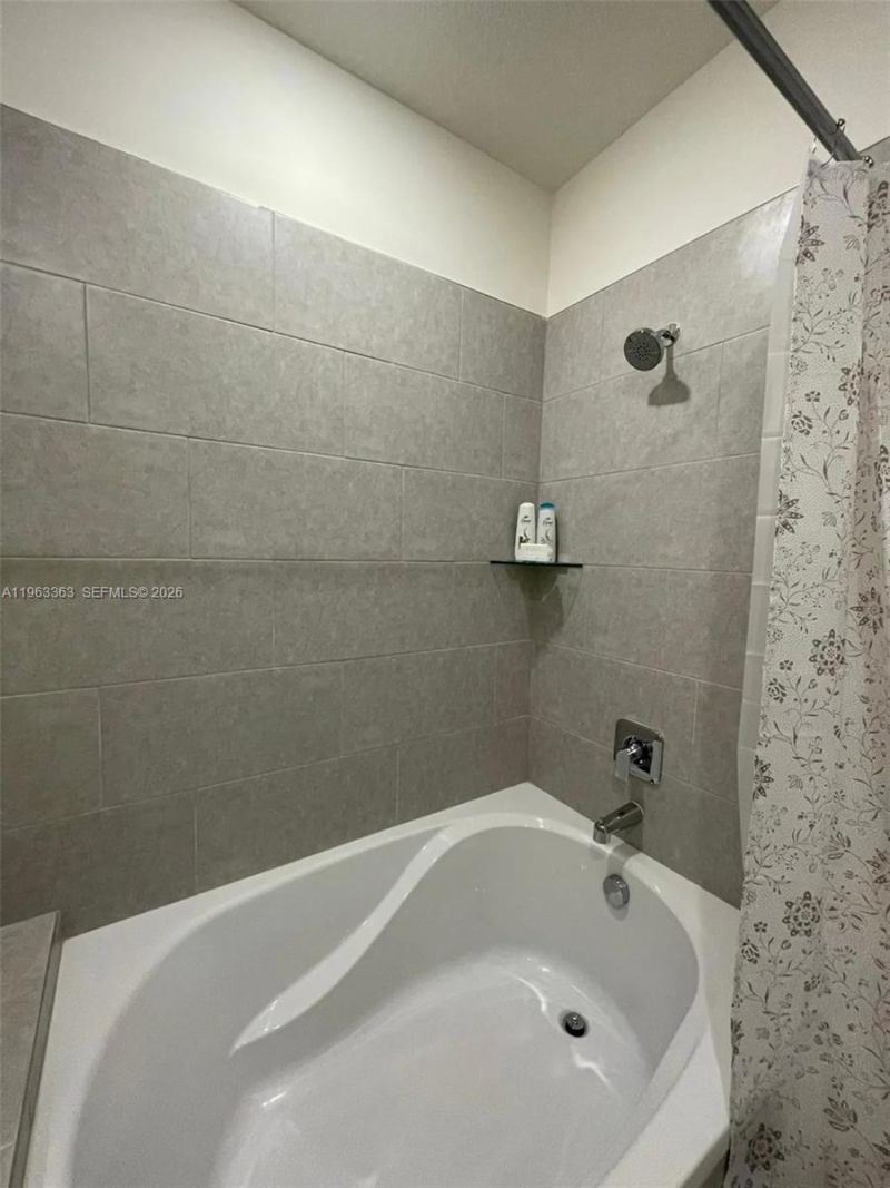 8167 NW 41st St, Unit E-402, Doral, FL 33166 Photo