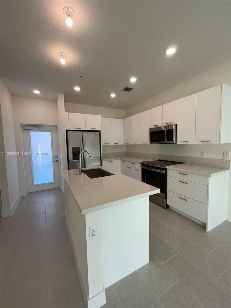 8167 NW 41st St, Unit E-402, Doral, FL 33166 Photo